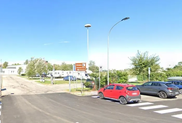 Casa Nives アパート ソットマリーナ