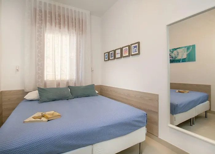 Casa Nives アパート ソットマリーナ